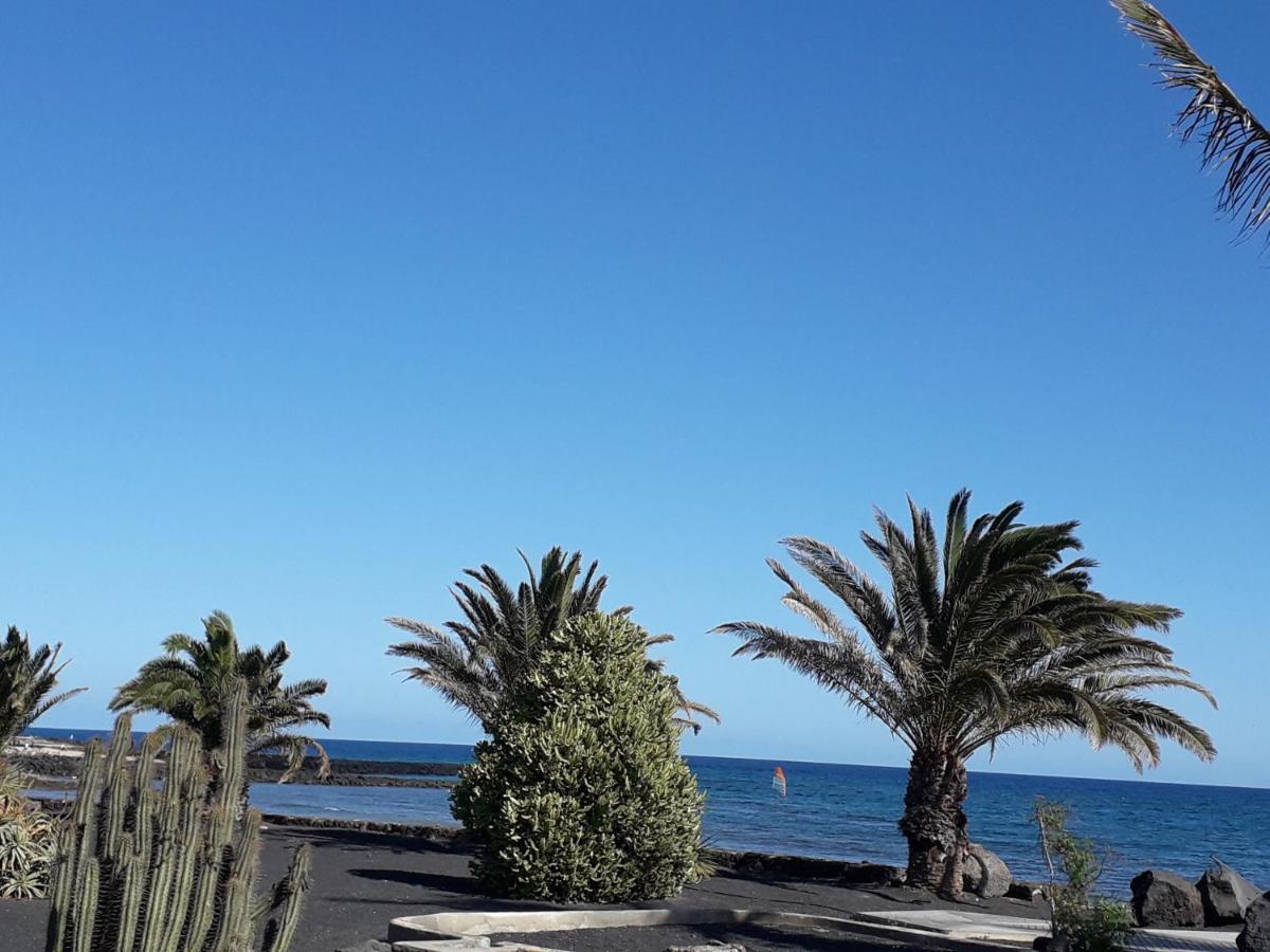 Sunny Self-Catering Apartment Costa Teguise, Lanzarote, Spain エクステリア 写真